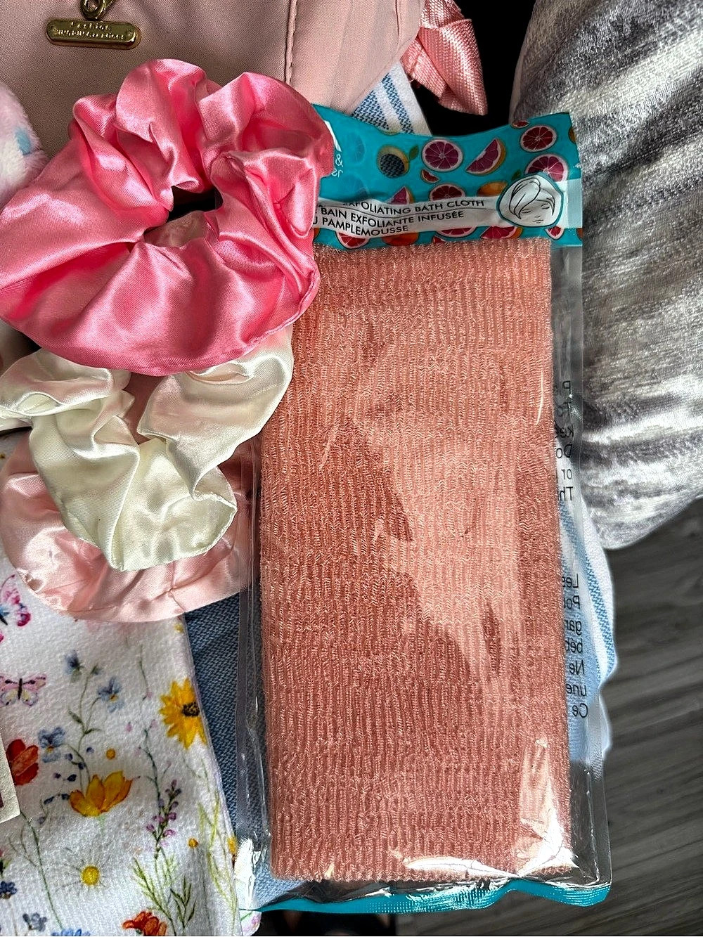 Pretty in Pink Accessory Bundle - Picture 10 of 11